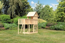 Akubi Stelzenhaus Frieda mit Anbauplattform und Kletterwand