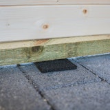 Feuchtigkeitssperre / Gummigranulat Unterleg-Pads für Gartenhäuser 24 Stück Feuchtigkeitssperre / Gummigranulat Unterleg-Pads für Gartenhäuser 24 StückZubehörbild